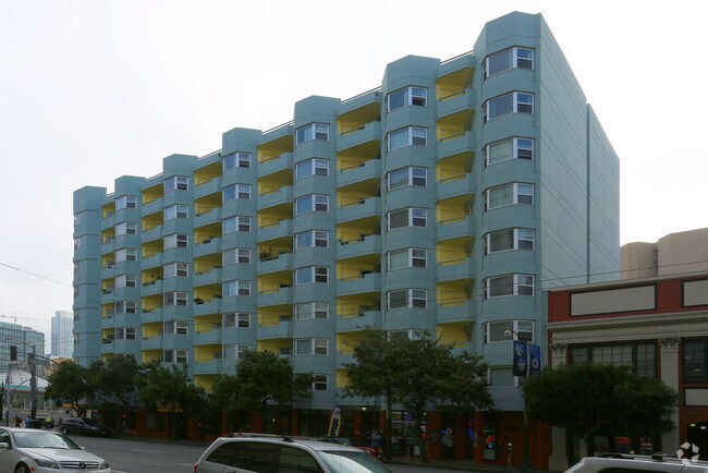 Building Photo - Wolf House III