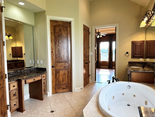 Building Photo - 617 Constellation Blvd