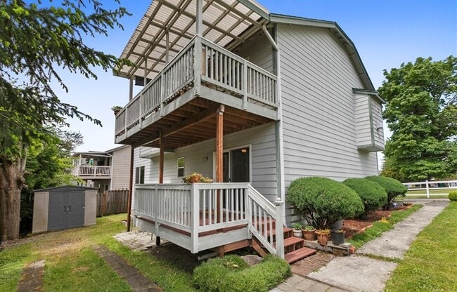 Building Photo - 4 Bed 3Bath Beautiful Single-family House ...