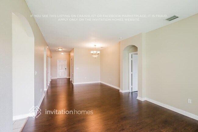 Building Photo - 14042 SW 155th Ct