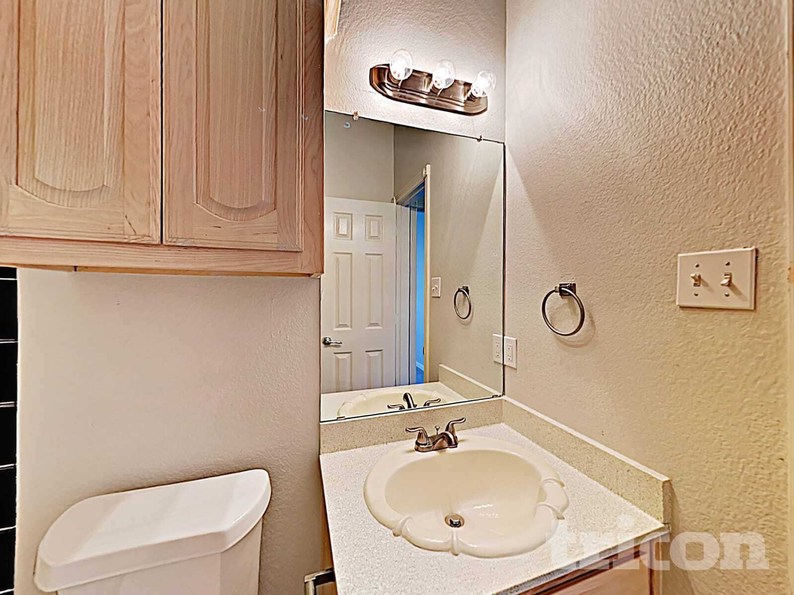 Building Photo - 1202 Mission St