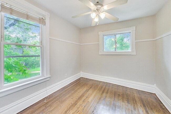 Building Photo - 180 Prairie Ave