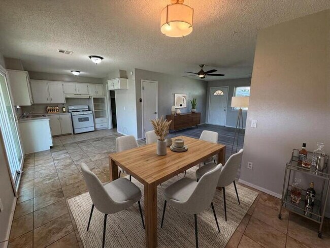 Building Photo - 3 Bed, 2 Bath in Del City