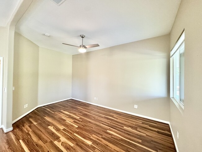 Building Photo - Stunning 3-bedroom 3-bathroom home in Yank...