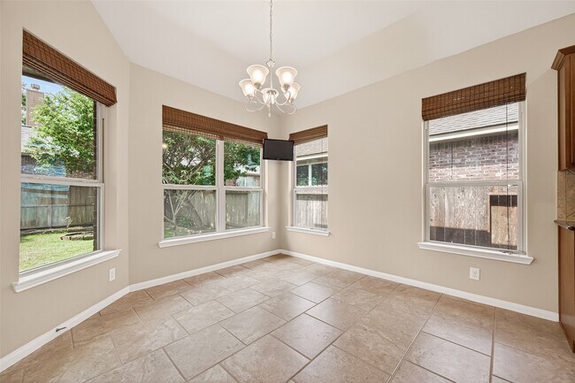 Building Photo - 111 Pheasant Run Dr