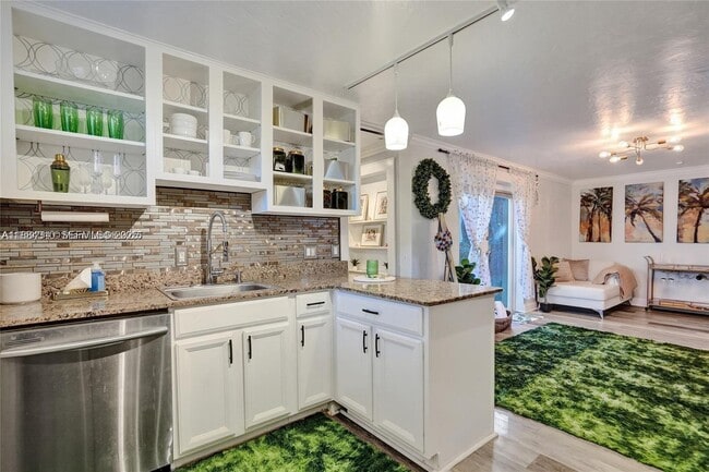 Building Photo - 620 NE 28th St