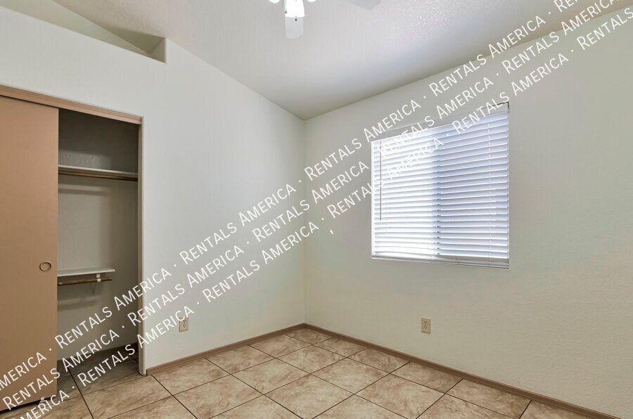 Building Photo - 2528 S Krissy Ave