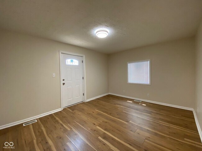 Building Photo - 3903 Rookwood Ave