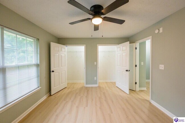 Building Photo - 111 Poplar Cir