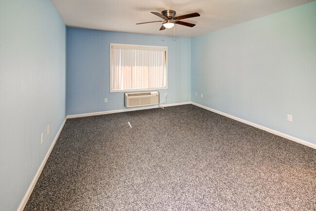 Building Photo - Broadway Drive - Sun Prairie