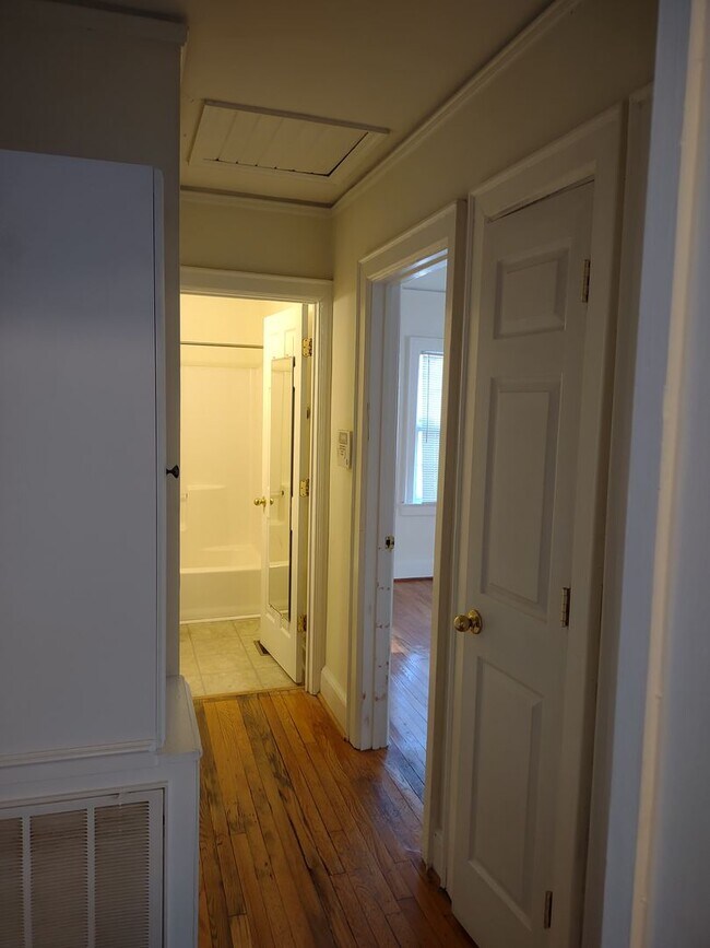 Building Photo - 605 S Waccamaw Ave