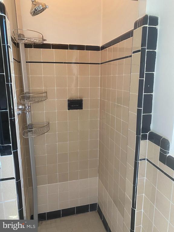 Building Photo - 716 N Overlook Dr