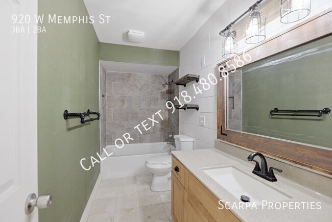 Building Photo - 920 W Memphis St