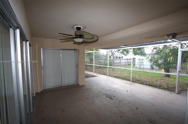 Building Photo - 6737 Pansy Dr