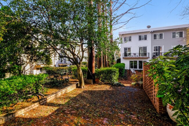 Building Photo - 847 3rd St SW