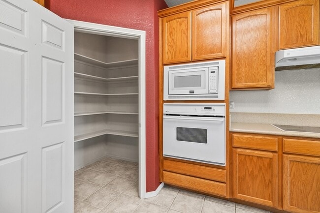 Building Photo - 15543 Vista Vicente Dr