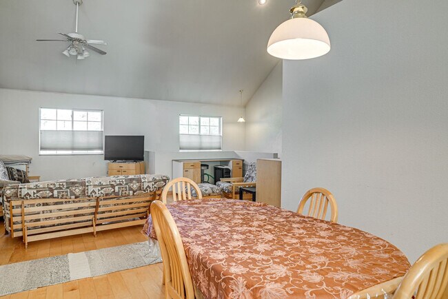 Building Photo - 2077 County Road 308-SI ID1623794P