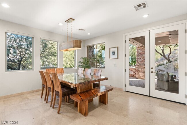 Building Photo - 1635 Liege Dr