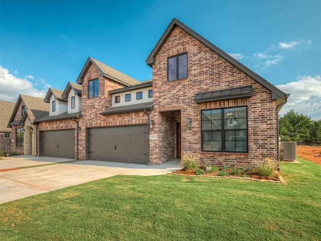 Building Photo - 924 Kyle Dr