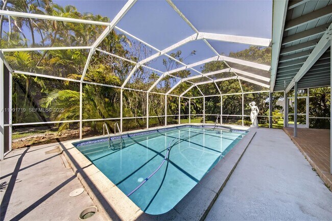 Building Photo - 10142 SW 79th Ave