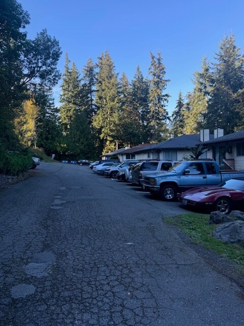 Valhalla Court Apartments - 9017 236th St SW