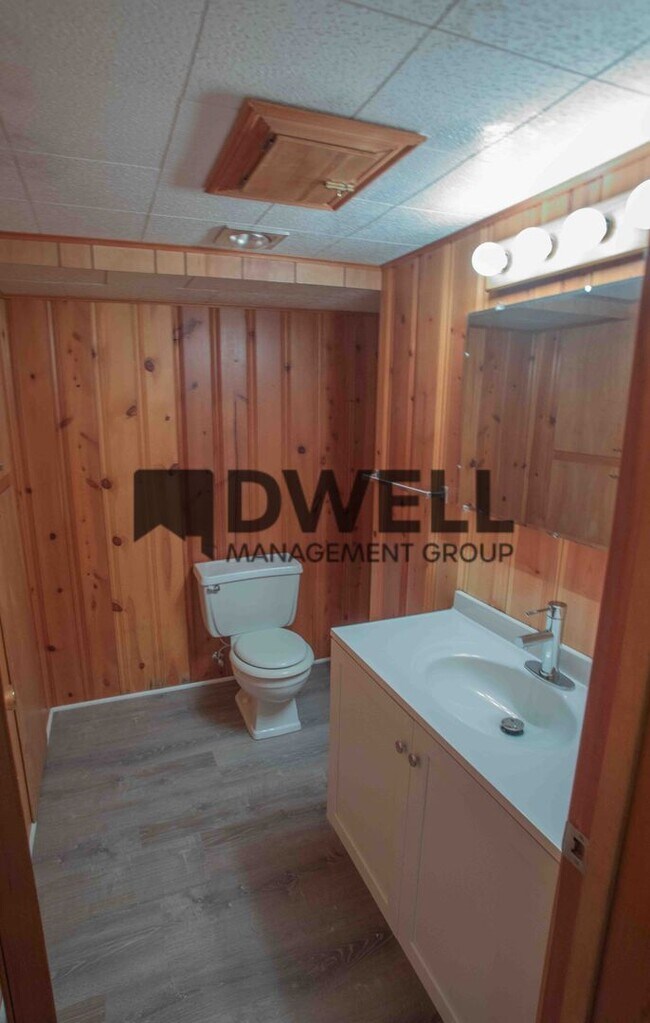 Building Photo - Single Family Home in SW Rochester with Fu...