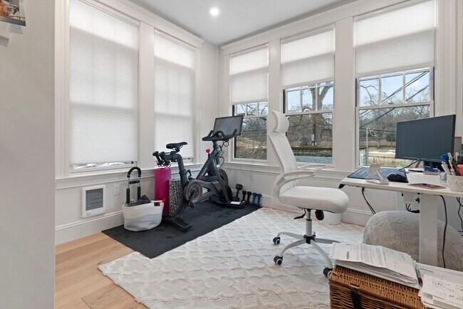 Building Photo - 1797 Beacon St