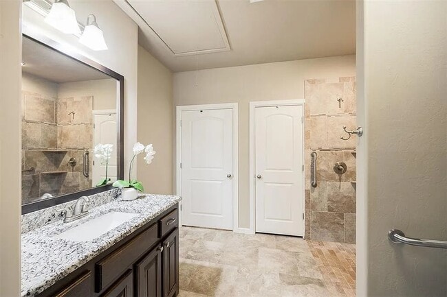 Building Photo - 5600 Campbell Creek Dr