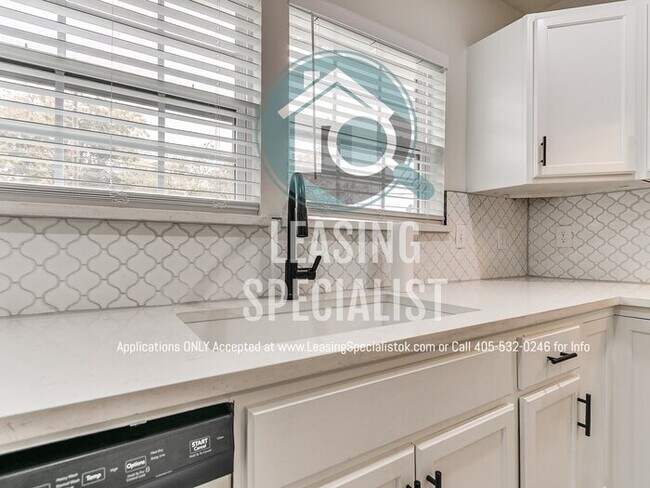 Building Photo - Norman 3 Bed 2 Bath New Custom Build Available for Immediate Move!!