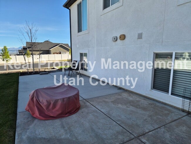 Building Photo - 1624 S 210 W