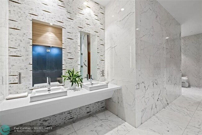 Building Photo - 701 N Fort Lauderdale Beach Blvd