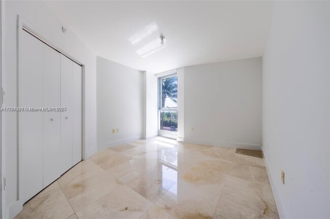 Building Photo - 9401 Collins Ave
