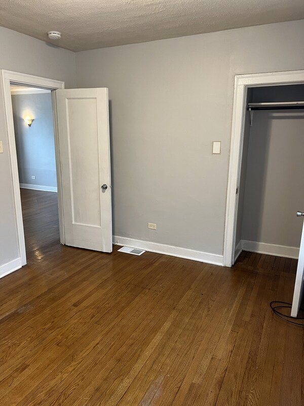 Building Photo - 1238 W 90th St