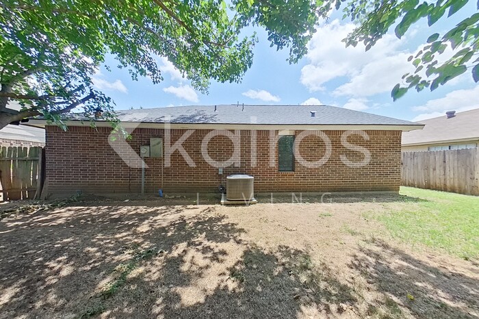 Building Photo - 2805 Forest Creek Dr