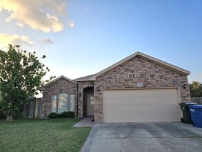 Building Photo - 6214 Manresa Dr