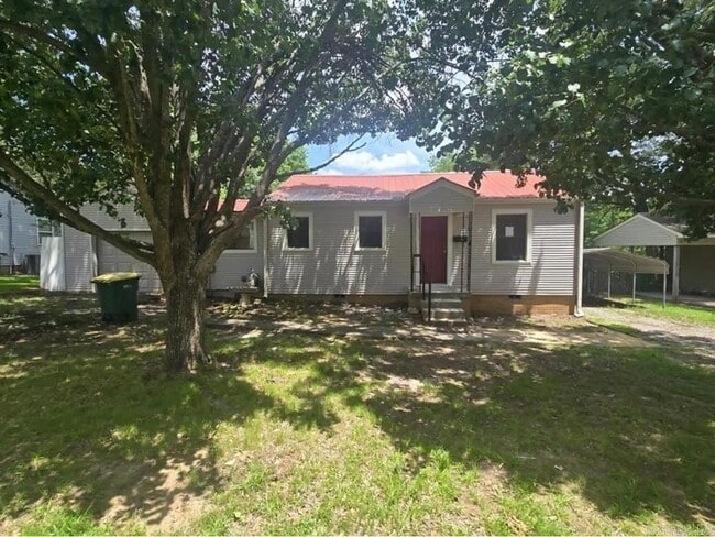 Primary Photo - 204 Glenora Ave