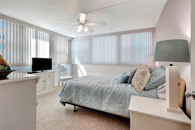 Building Photo - 500 Treasure Island Causeway