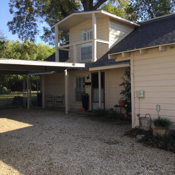 Building Photo - 10220 Marsh Ln