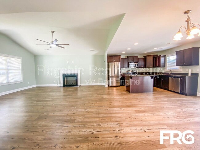 Building Photo - 203 Carew Dr