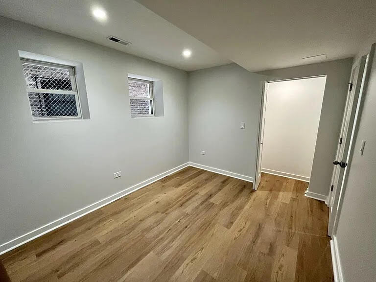 Building Photo - 1452 N Fairfield Ave