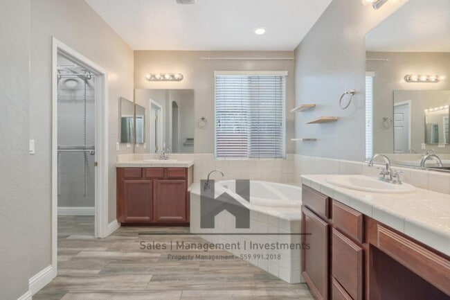 Building Photo - 3169 Brickfield Ave