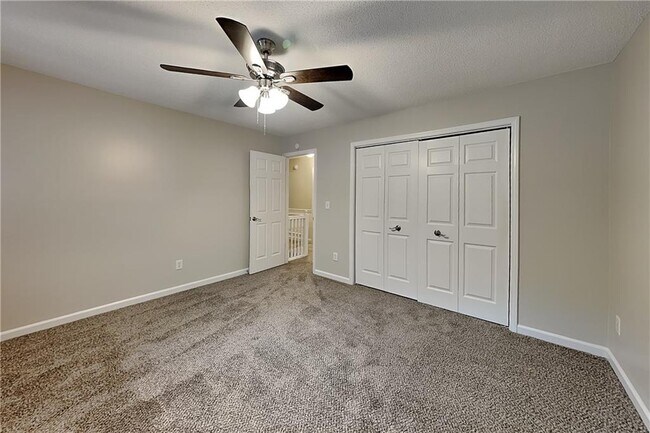 Building Photo - 328 Abbington Ln
