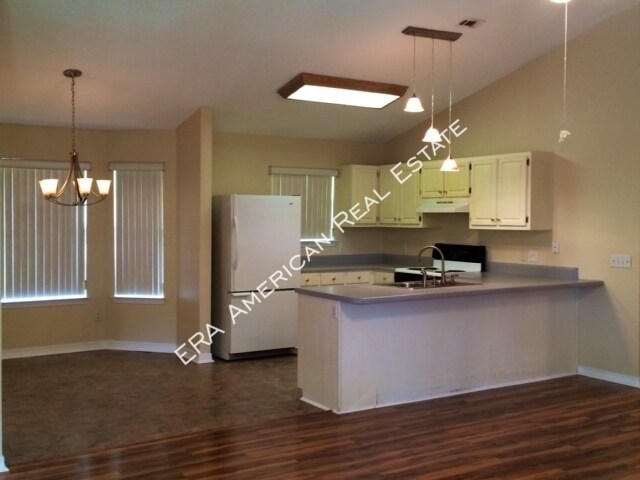 Building Photo - 515 Risen Star Dr