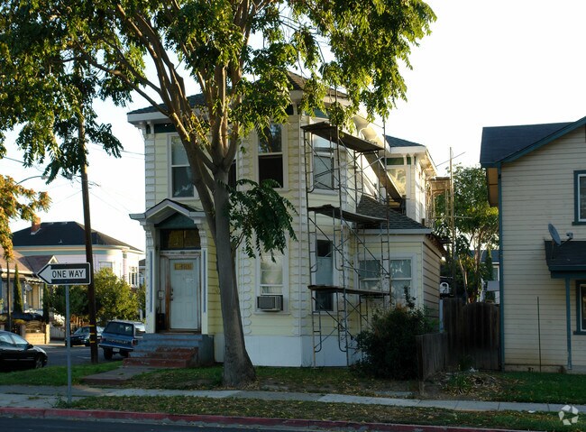 Building Photo - 98 N 11th St
