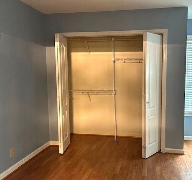 Building Photo - Two Bedroom 2 Bath Townhome