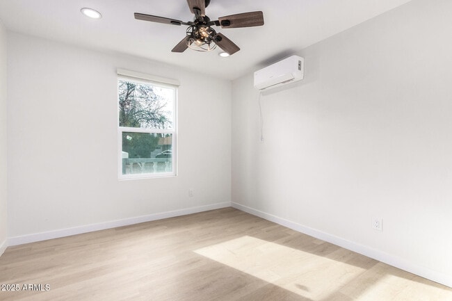 Building Photo - 1606 W Keim Dr