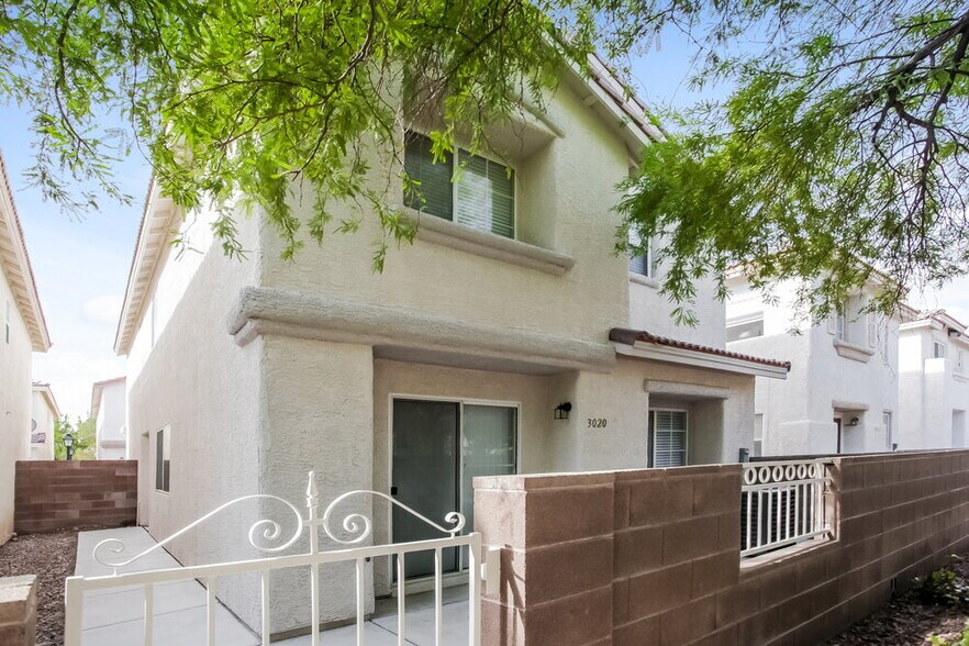 Primary Photo - 3020 Sunrise Bay Ave
