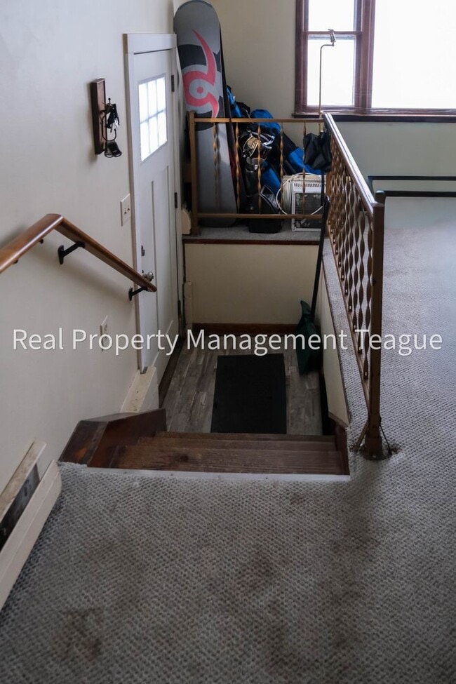 Building Photo - Charming 3 bedrooms in Rensselaer