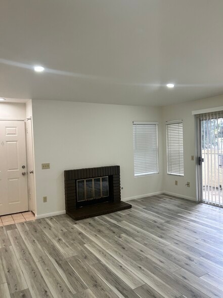 Building Photo - 795 Brookstone Rd
