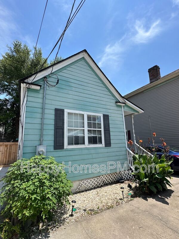 Building Photo - 24 Larnes St